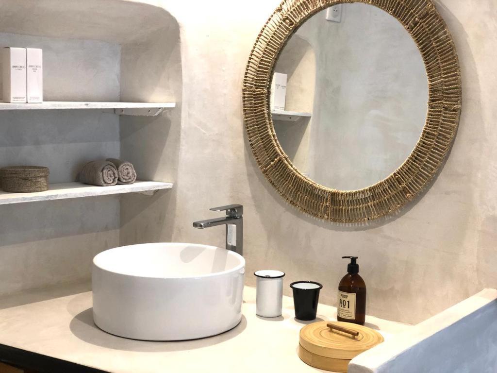 La Soierie Du Clos Des Oliviers Hotel Lourmarin Buitenkant foto